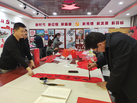 1--清水川能源公司组织开展“迎新春、写春联、送祝福”活动_副本.png